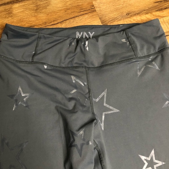 workout Capri pants gray w gray stars size Large - Picture 3 of 11